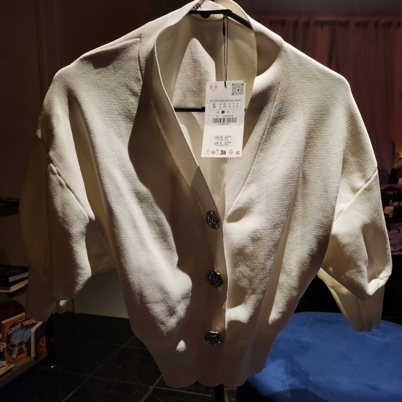 Zara - Picture 2 of 4